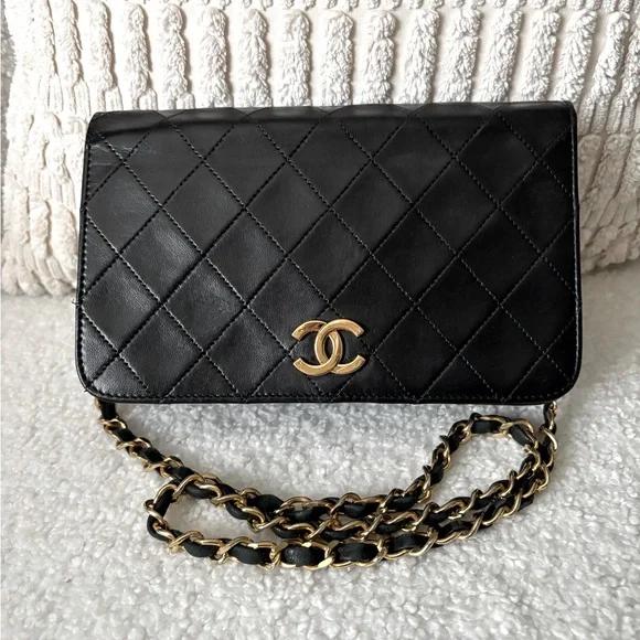 CHANEL Black Lambskin Full Flap Shoulder Bag - Picture 3 of 17